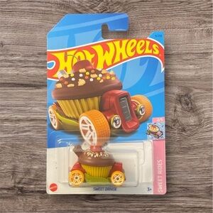 3/$15 🔥 Hot Wheels Sweet Driver (SWEET RIDES) 2/5